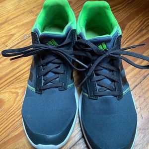 Adidas tennis shoes 👟